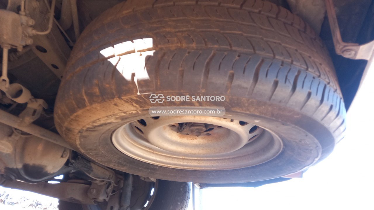 Foto 9 de 13: TOYOTA - HILUX SW4 4X2SR 2013/2014