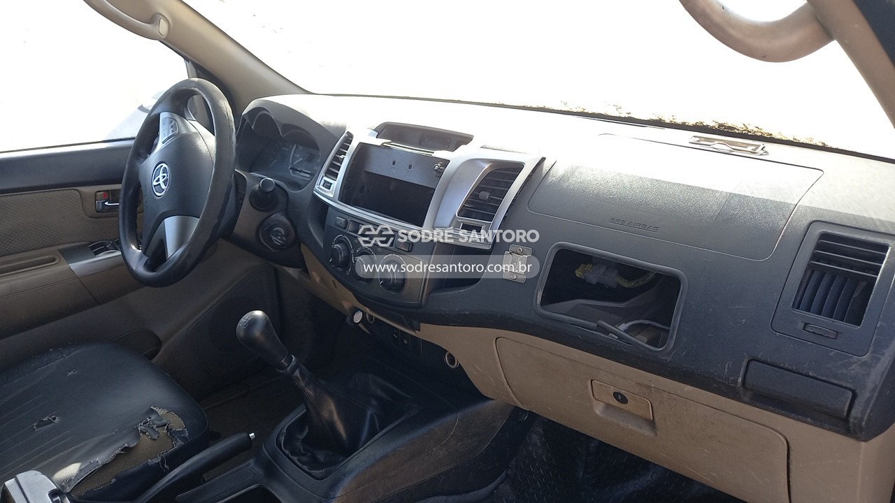Foto 7 de 13: TOYOTA - HILUX SW4 4X2SR 2013/2014