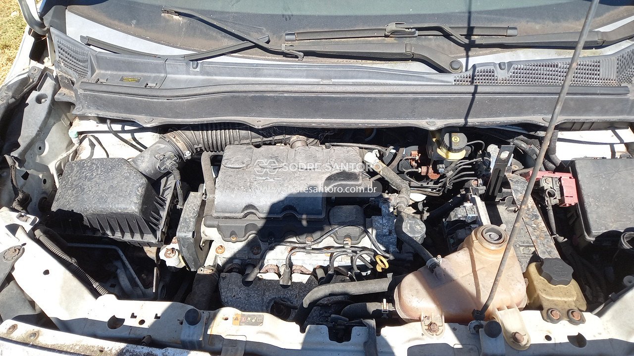 Foto 5: CHEVROLET - SPIN 1.8L MT LT 2013/2014