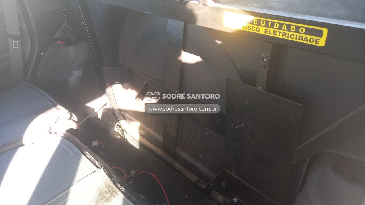 Foto 9 de 13: CHEVROLET - SPIN 1.8L MT LS E 2019/2020