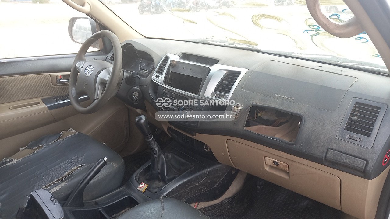 Foto 7 de 13: TOYOTA - HILUX SW4 4X2SR 2014/2014