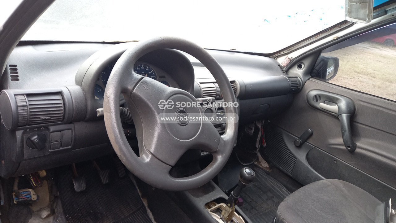 Foto 6 de 13: CHEVROLET - CORSA CLASSIC 2002/2003