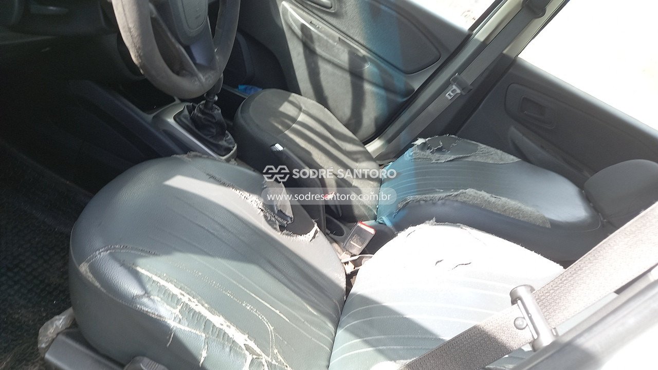 Foto 8 de 13: CHEVROLET - SPIN 1.8L MT LS E 2019/2020
