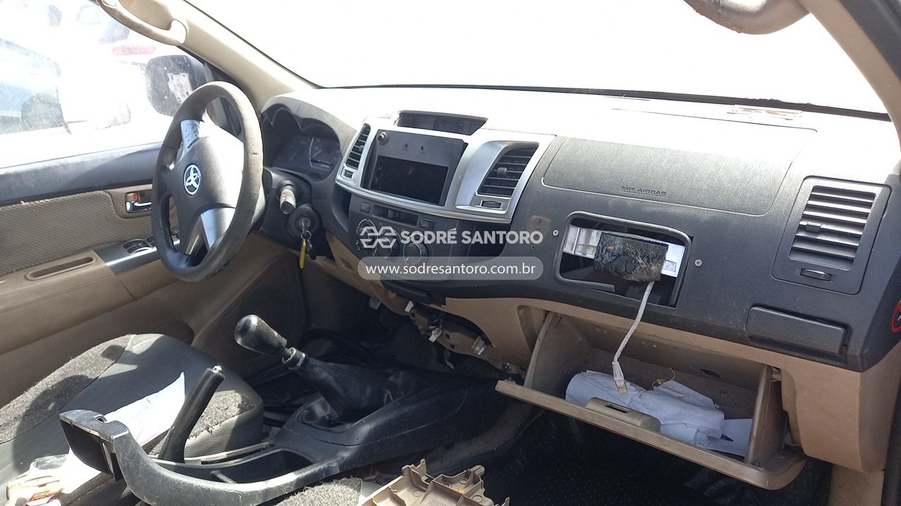 Foto 7 de 13: TOYOTA - HILUX SW4 4X2SR 2014/2014