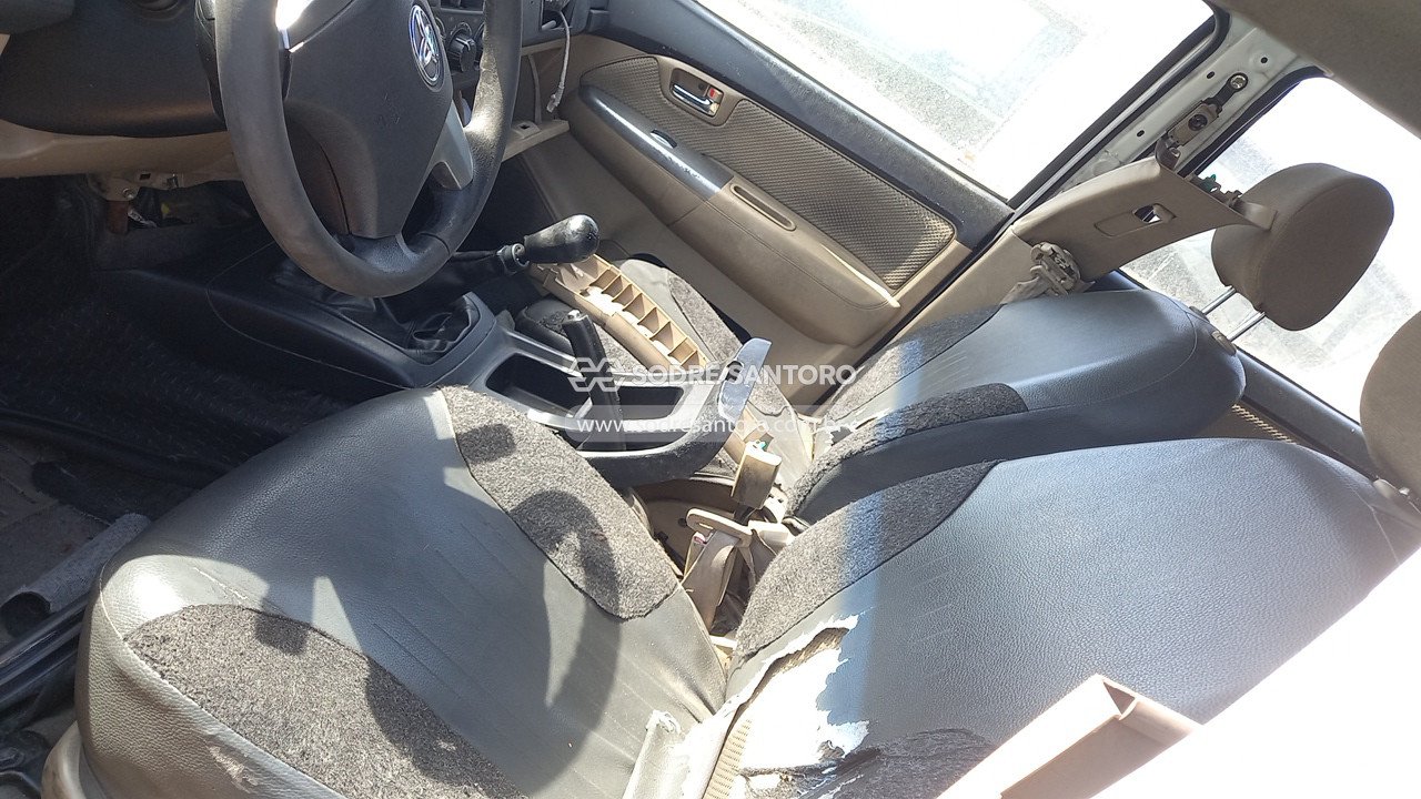 Foto 8 de 13: TOYOTA - HILUX SW4 4X2SR 2014/2014