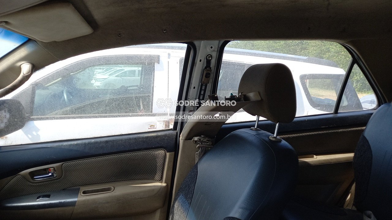 Foto 11 de 13: TOYOTA - HILUX SW4 4X2SR 2014/2014