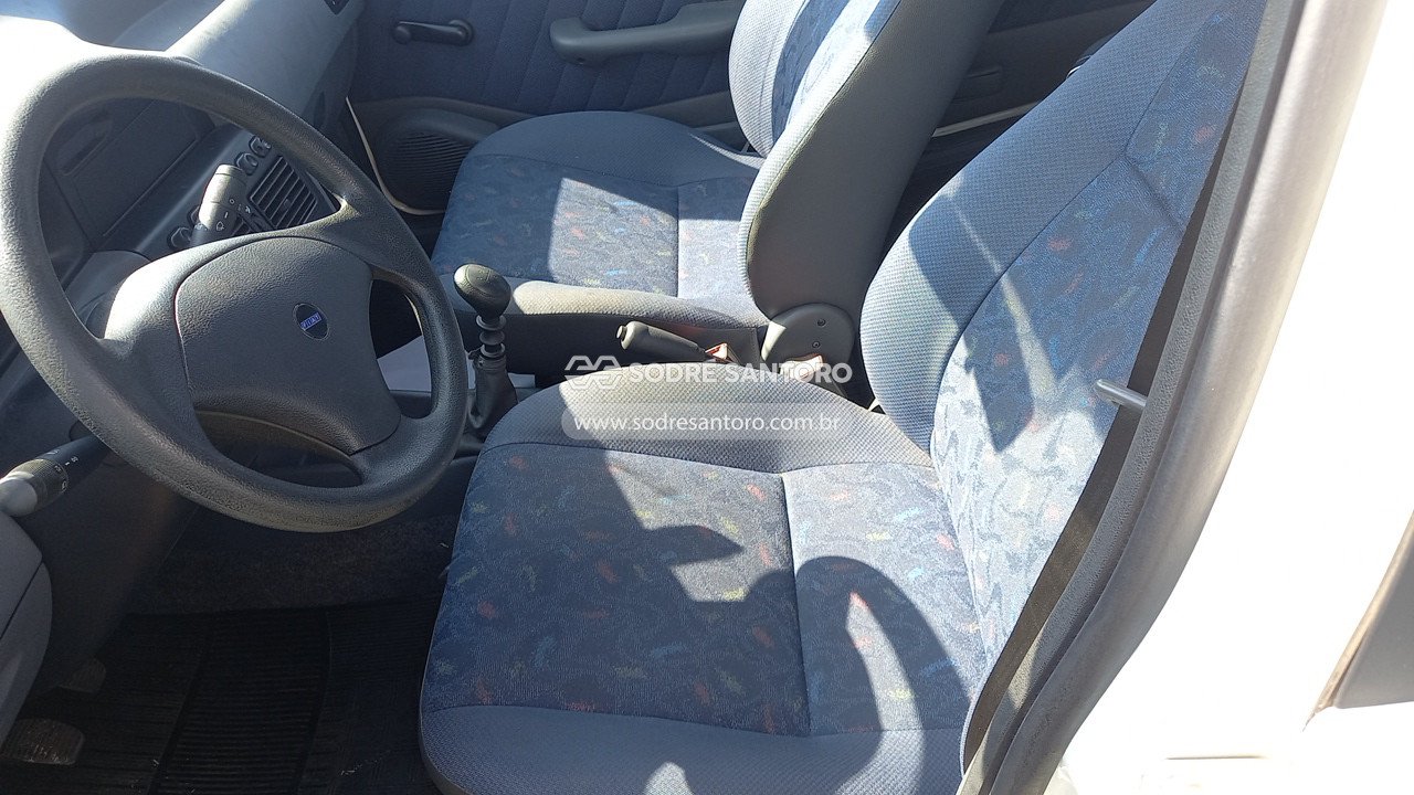 Foto 8 de 13: FIAT - PALIO WEEKEND ELX 2000/2000