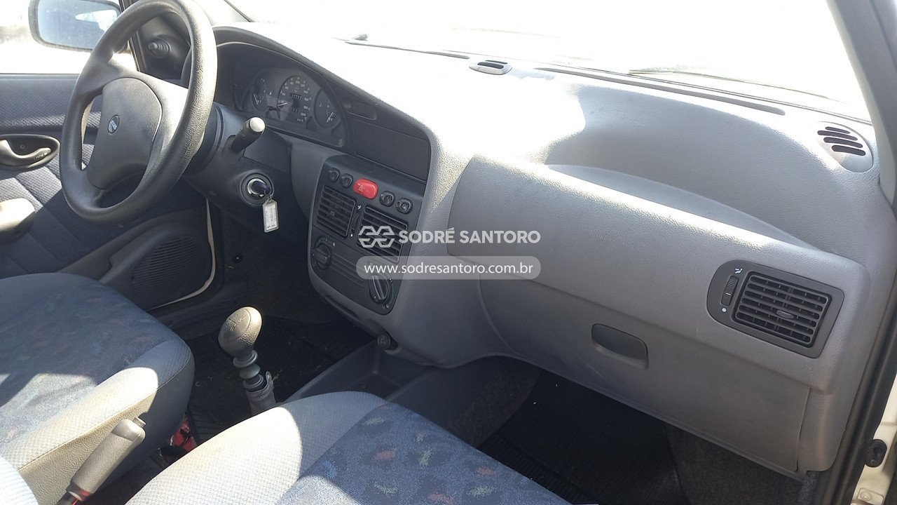 Foto 7 de 13: FIAT - PALIO WEEKEND ELX 2000/2000