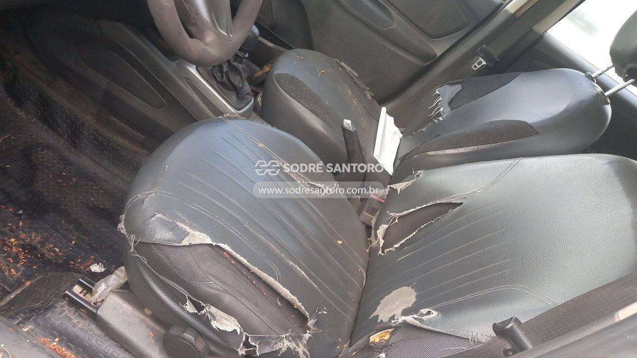 Foto 8 de 13: CHEVROLET - SPIN 1.8L MT LS E 2019/2020