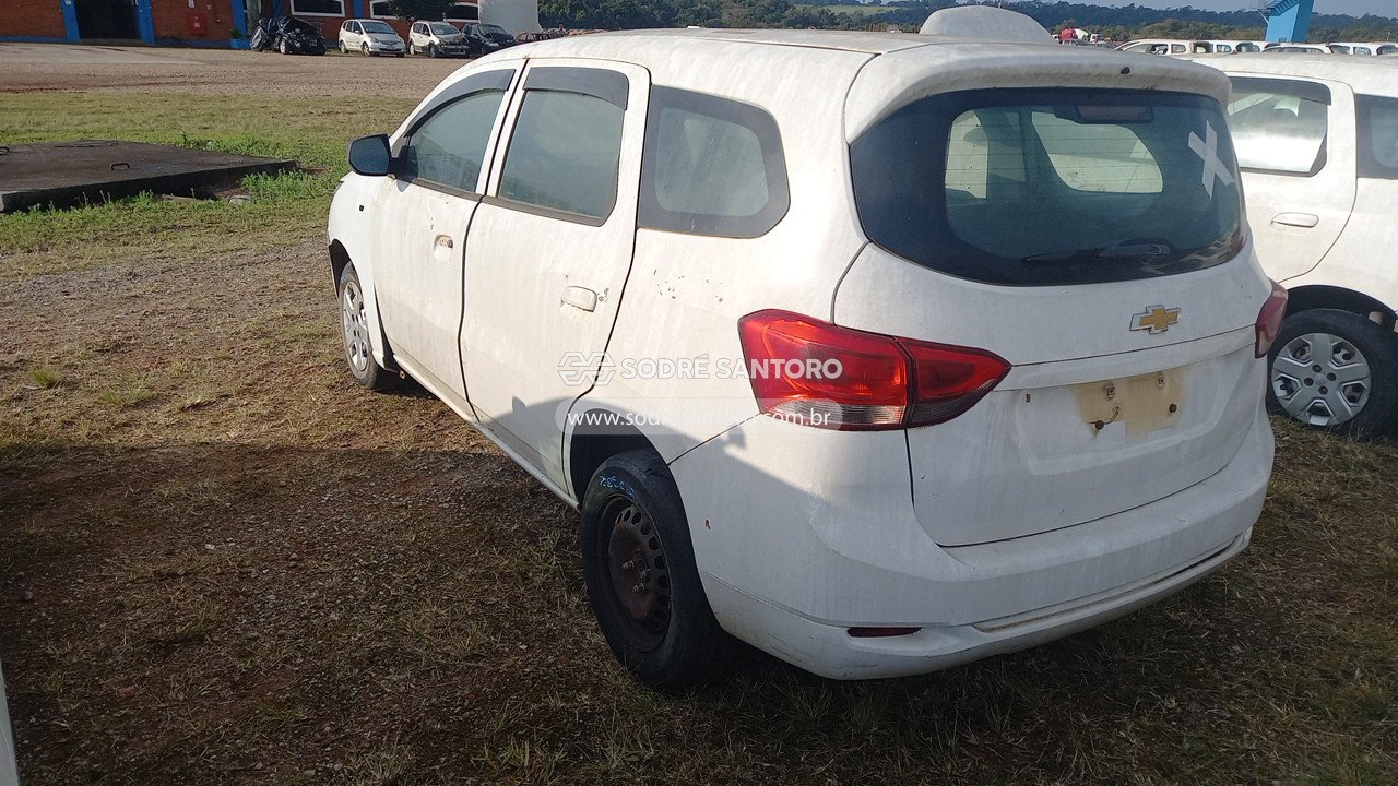 Foto 2: CHEVROLET - SPIN 1.8L MT LS E 2019/2020