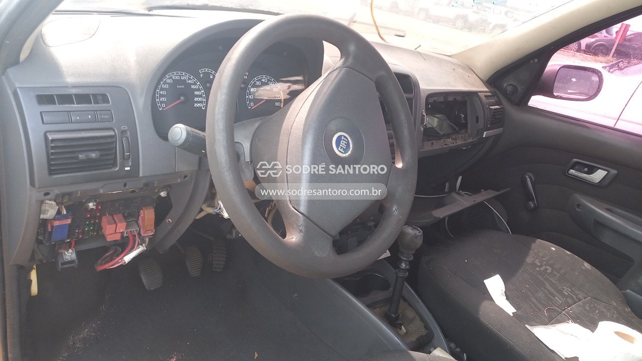Foto 6 de 13: FIAT - PALIO WEEK HLX FLEX 2004/2005