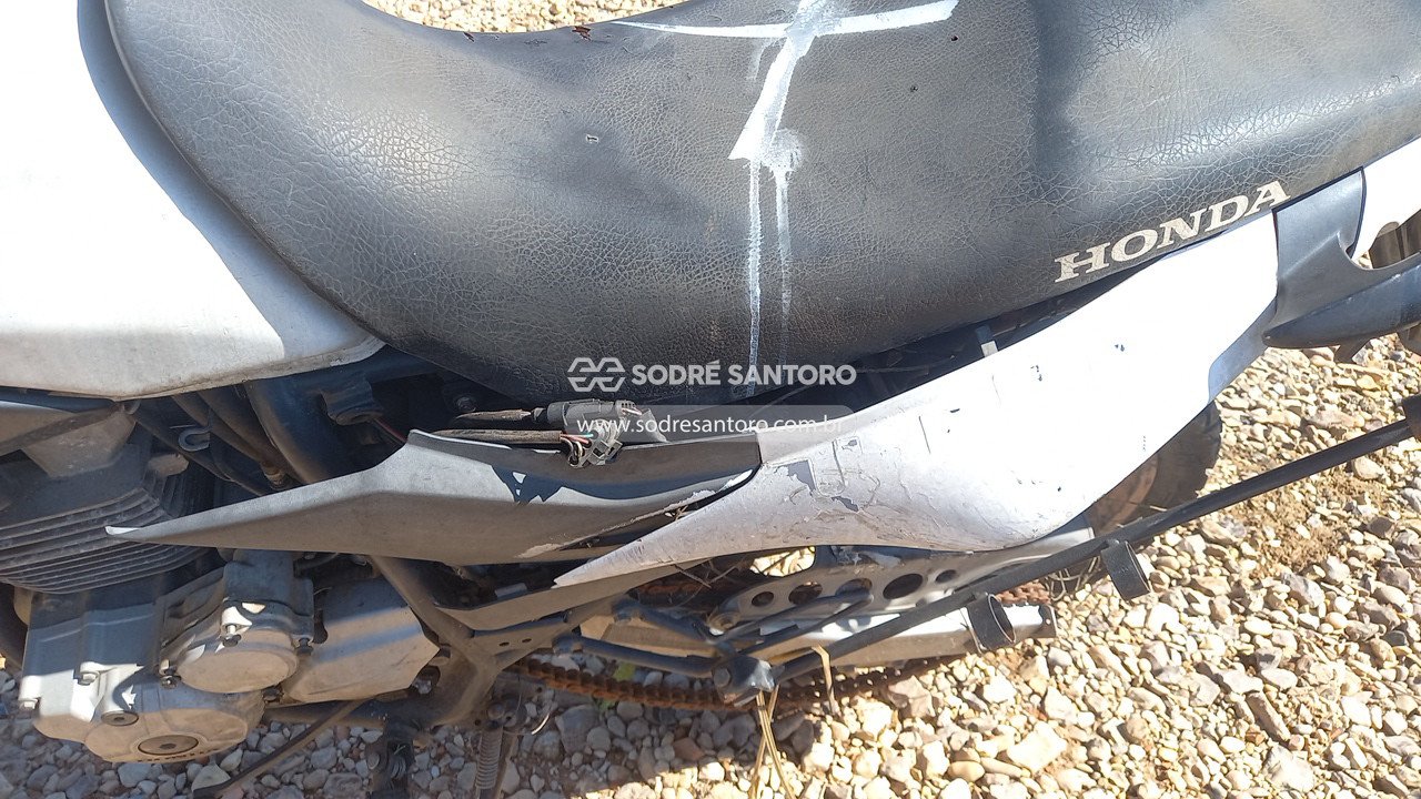 Foto 8 de 13: HONDA - XRE 300 2016/2016