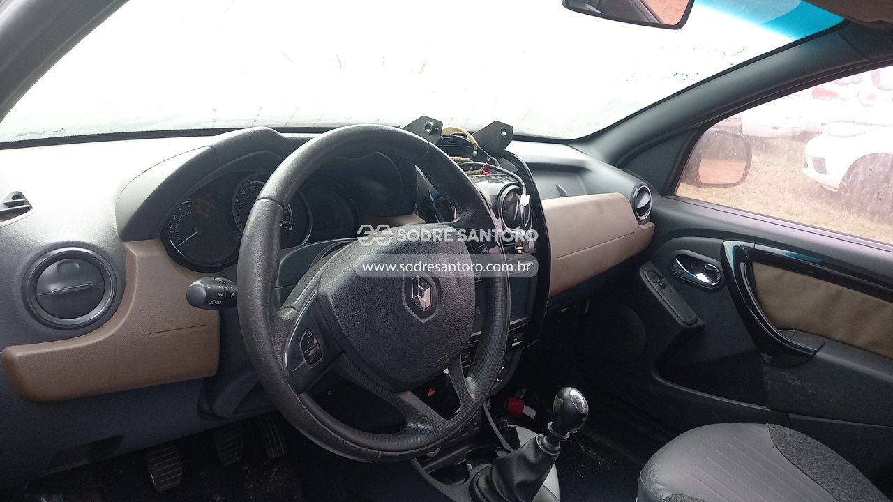 Foto 6 de 13: RENAULT - DUSTER 20 D 4X4 2016/2016
