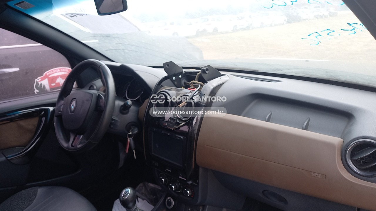 Foto 7 de 13: RENAULT - DUSTER 20 D 4X4 2016/2016