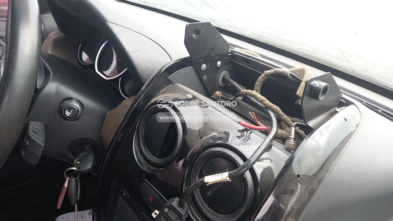 Foto 12 de 13: RENAULT - DUSTER 20 D 4X4 2016/2016