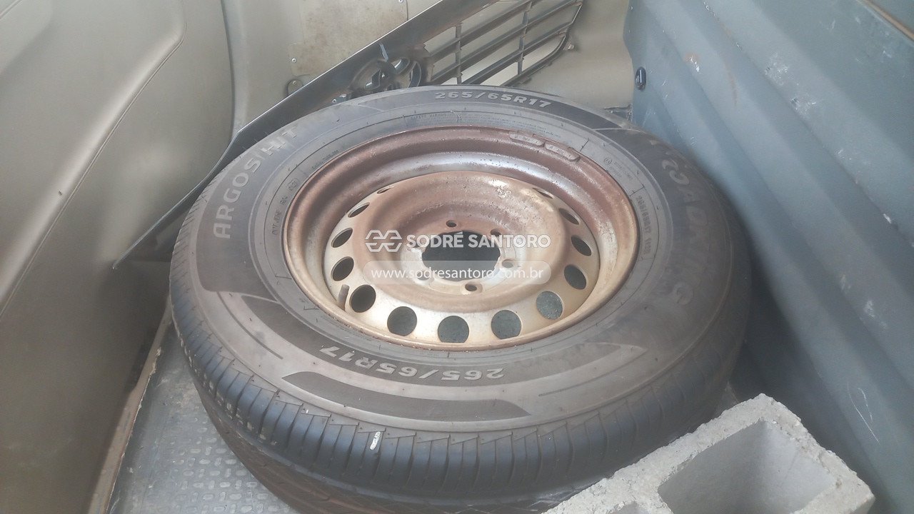Foto 9 de 13: TOYOTA - HILUX SW4 4X2SR 2013/2013