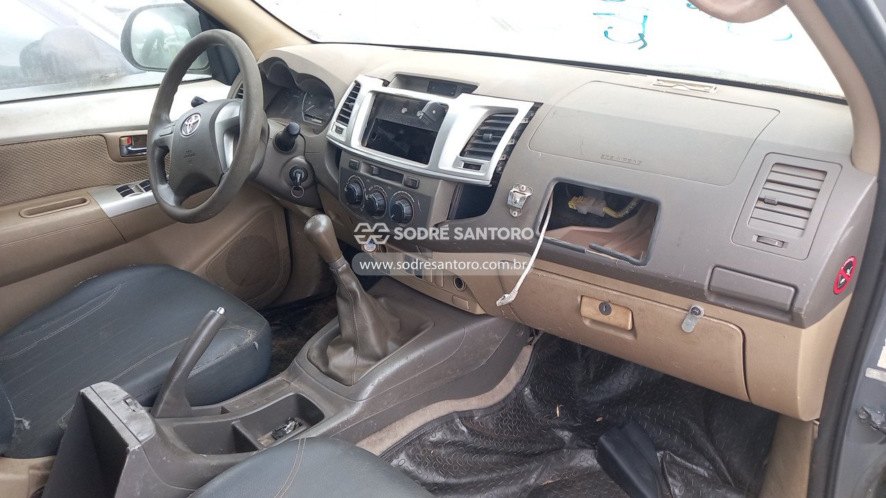 Foto 7 de 13: TOYOTA - HILUX SW4 4X2SR 2013/2013
