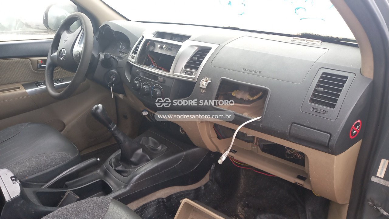 Foto 7 de 13: TOYOTA - HILUX SW4 4X2SR 2014/2014