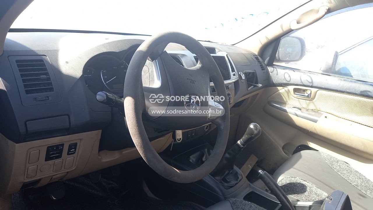 Foto 6 de 13: TOYOTA - HILUX SW4 4X2SR 2014/2014