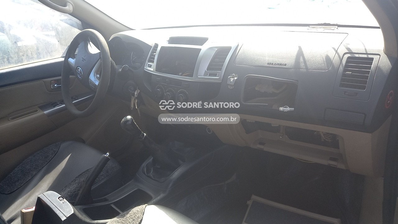 Foto 7 de 13: TOYOTA - HILUX SW4 4X2SR 2014/2014