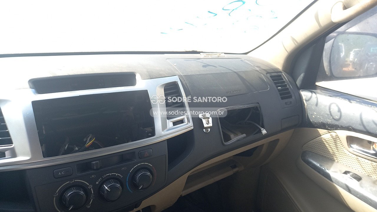 Foto 10 de 13: TOYOTA - HILUX SW4 4X2SR 2014/2014