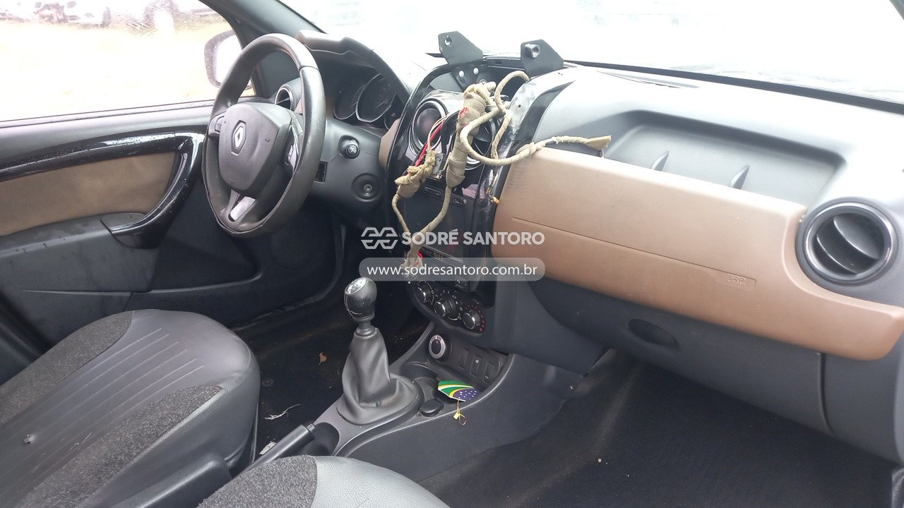 Foto 7 de 13: RENAULT - DUSTER 20 D 4X4 2016/2016