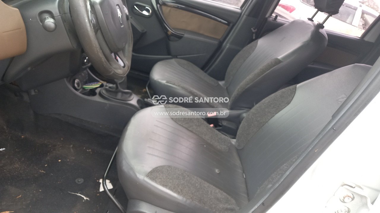 Foto 8 de 13: RENAULT - DUSTER 20 D 4X4 2016/2016