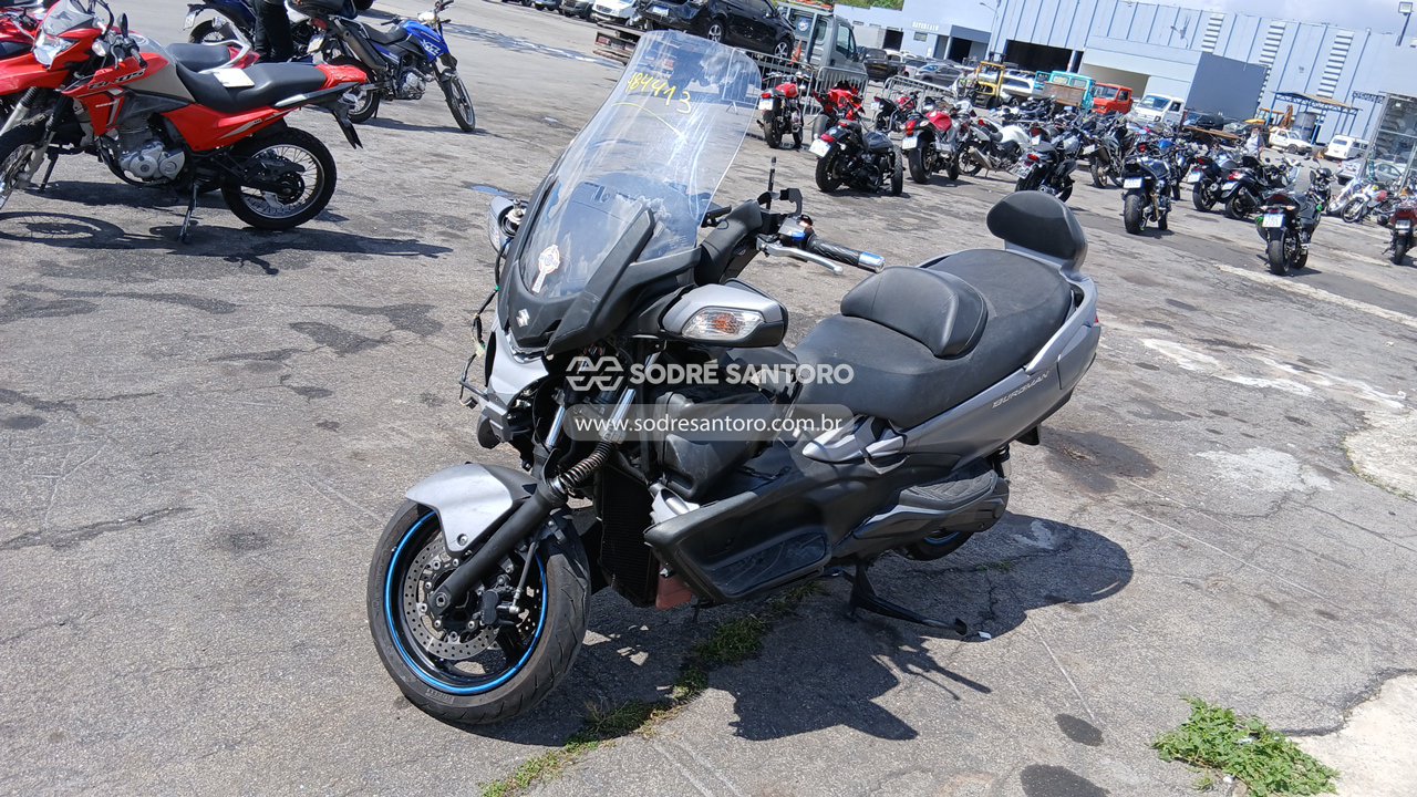 Suzuki Burgman 650 EX - 2018/2019 — foto 3 de 10