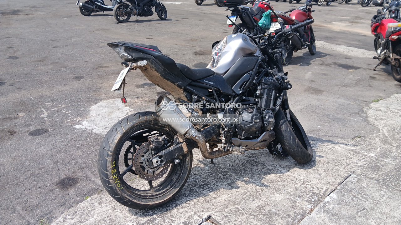 Kawasaki Z900 - 2023/2023 — foto 4 de 11