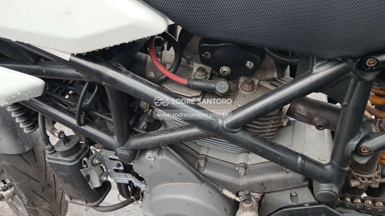 Ducati Hypermotard 796 - 2009/2010 — foto 6 de 9