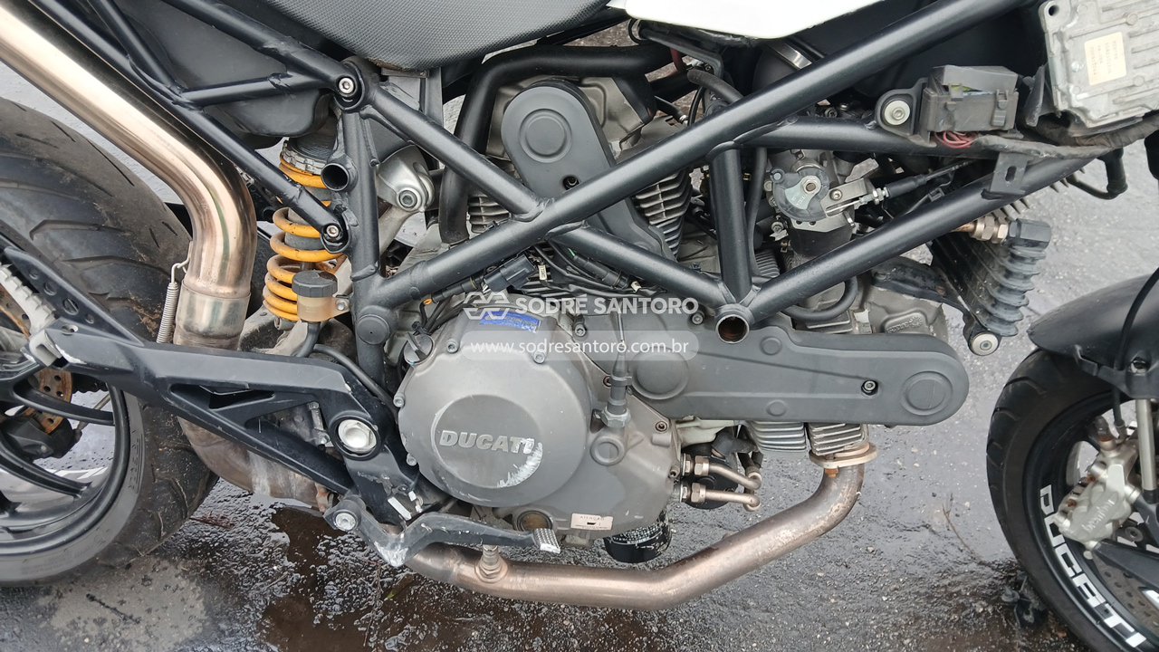 Ducati Hypermotard 796 - 2009/2010 — foto 5 de 9