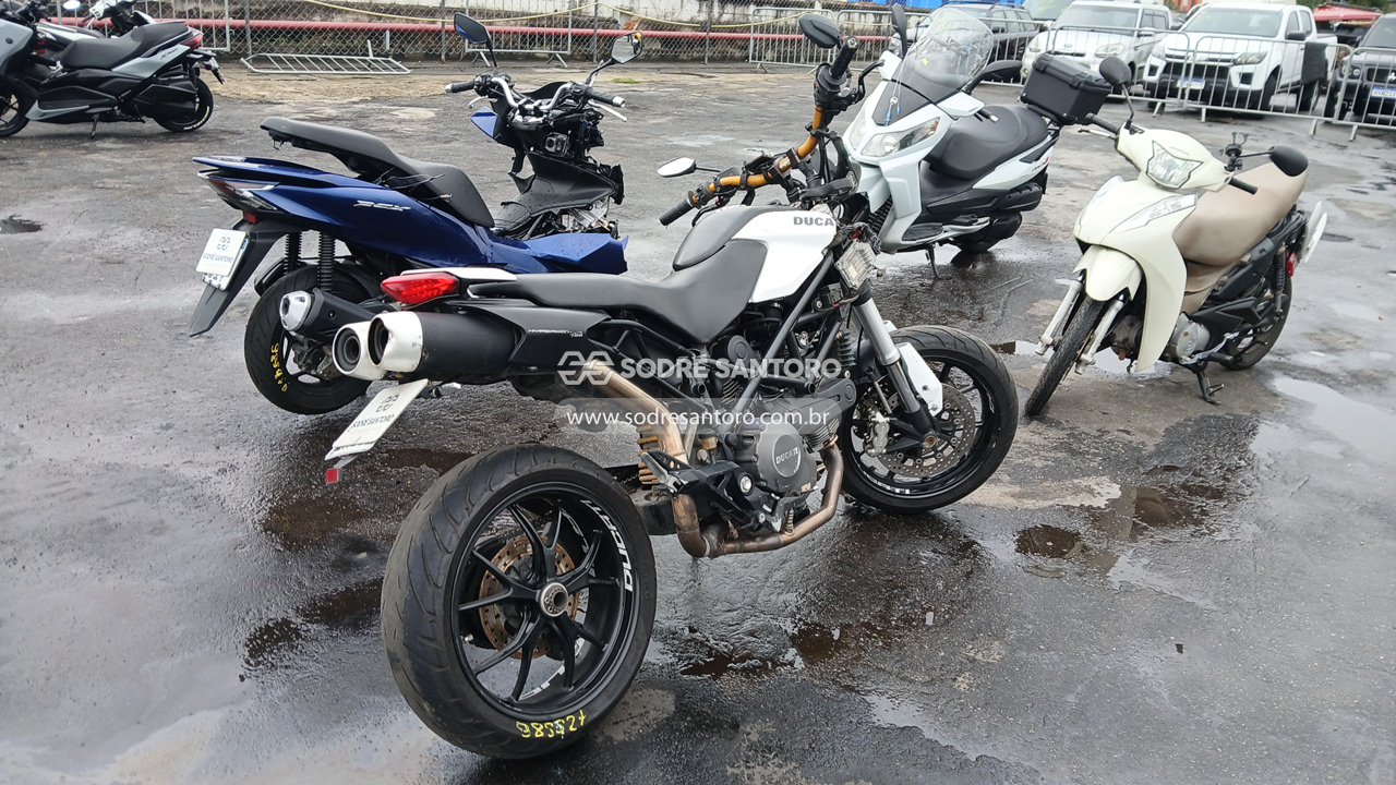 Ducati Hypermotard 796 - 2009/2010 — foto 4 de 9