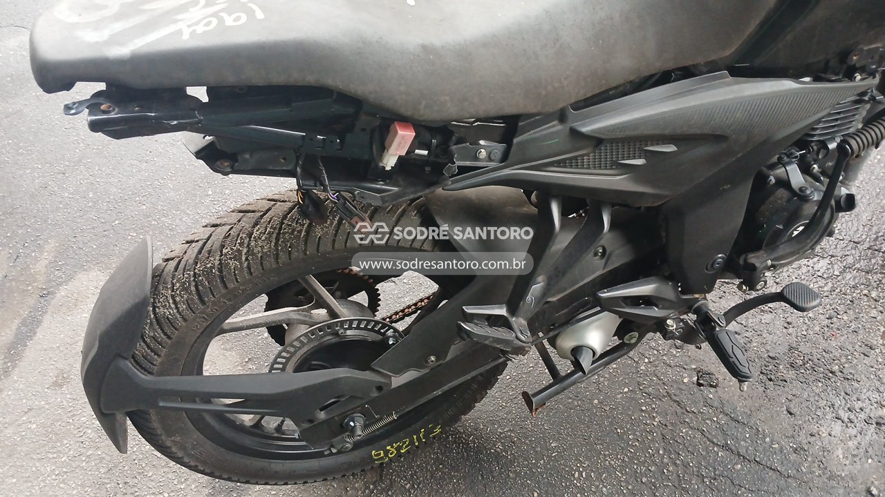 Foto 9 de 11: BAJAJ - PULSAR N150 2025/2026