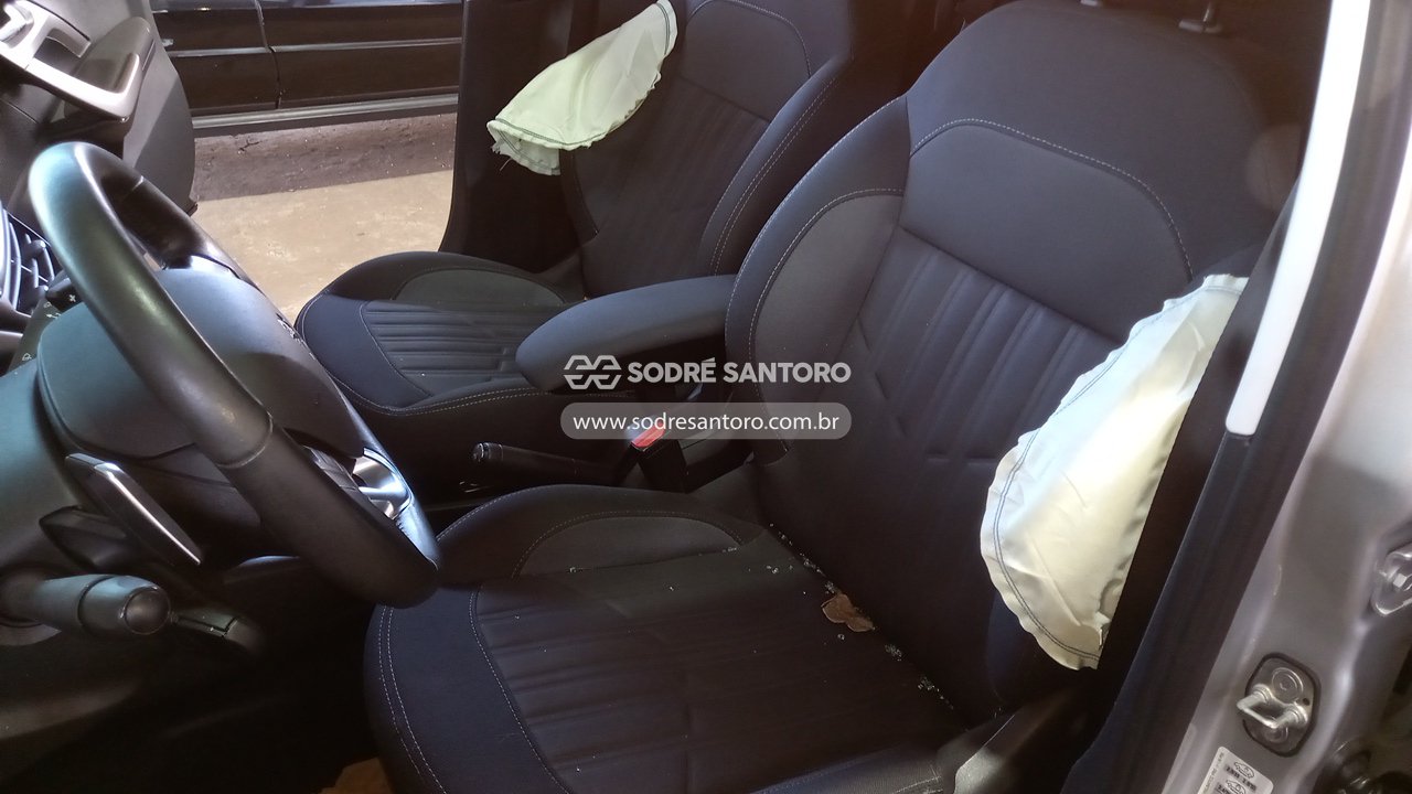 Foto 9 de 13: PEUGEOT - 208 GRIFFE AT 2016/2017