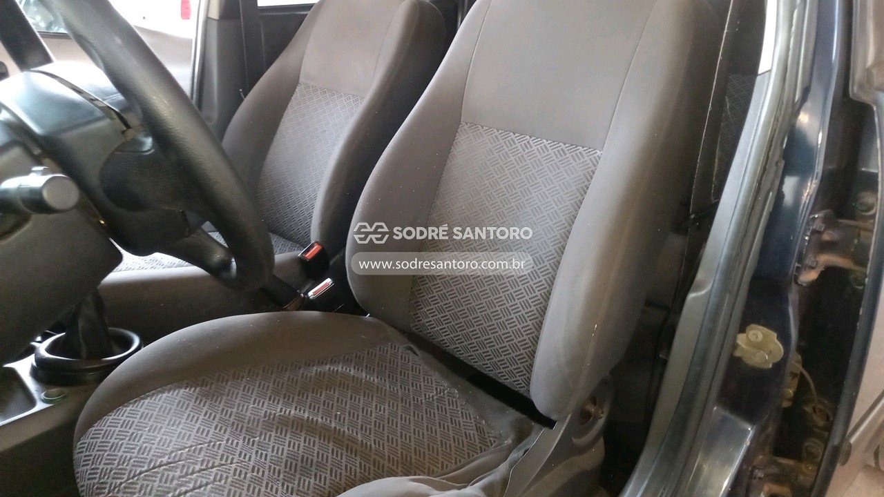 Foto 9 de 13: FORD - FIESTA SEDAN1.6FLEX 2006/2007