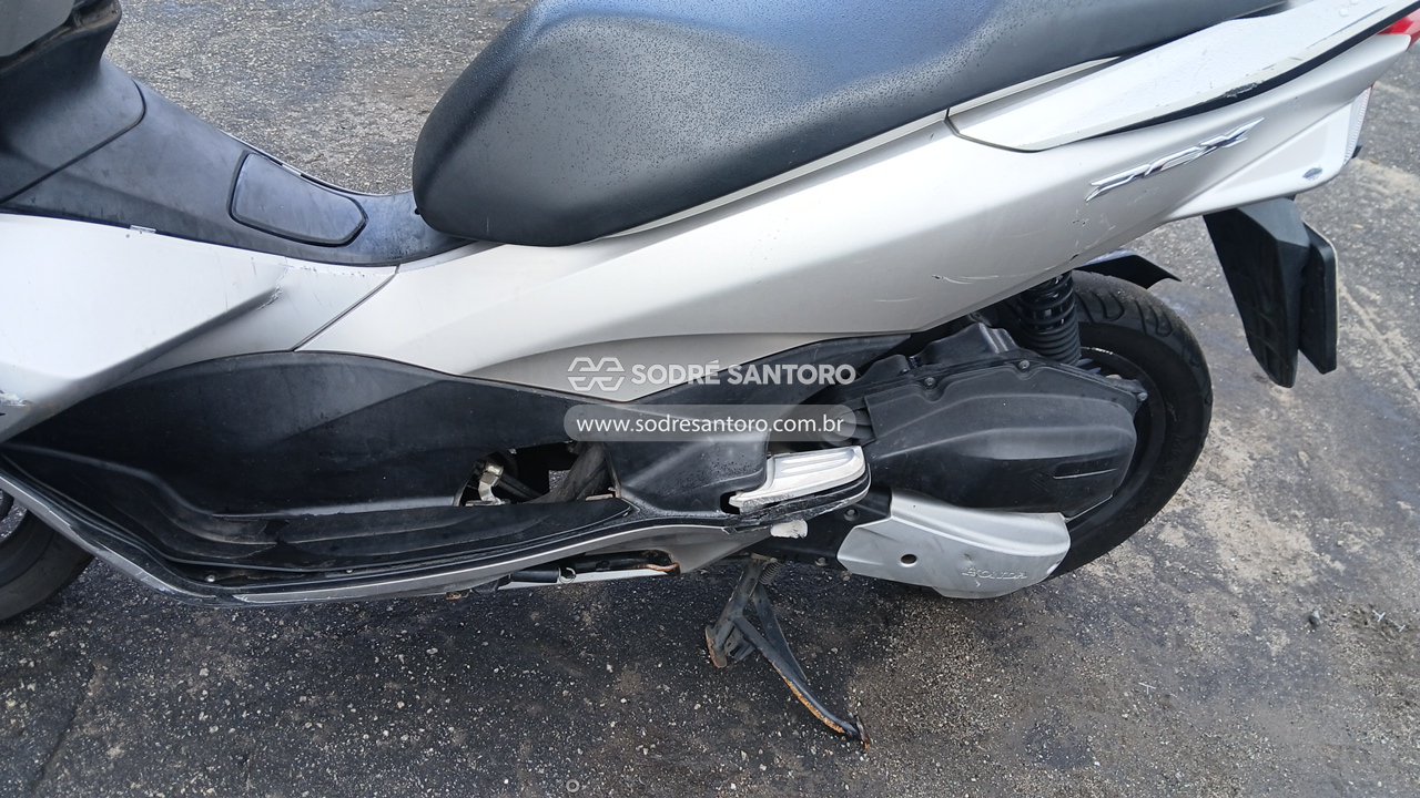Foto 8 de 9: HONDA - PCX 150 2016/2017