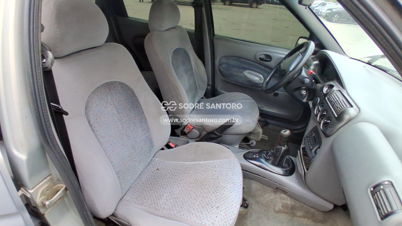 Foto 8 de 9: FORD - ESCORT GL 16V F 1997/1998