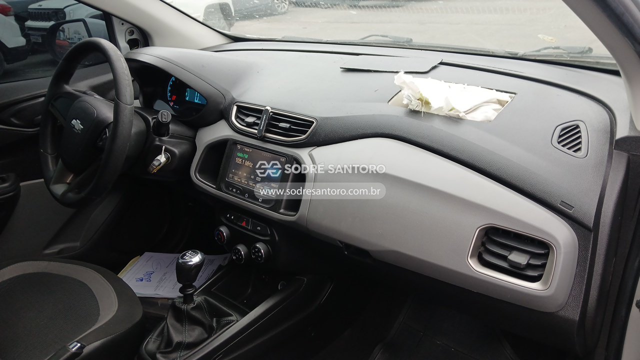 Foto 8 de 13: CHEVROLET - ONIX 1.0MT LT 2016/2016