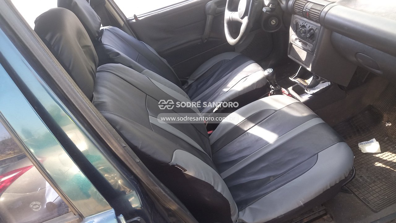 Foto 8 de 13: CHEVROLET - CORSA SUPER 1998/1998