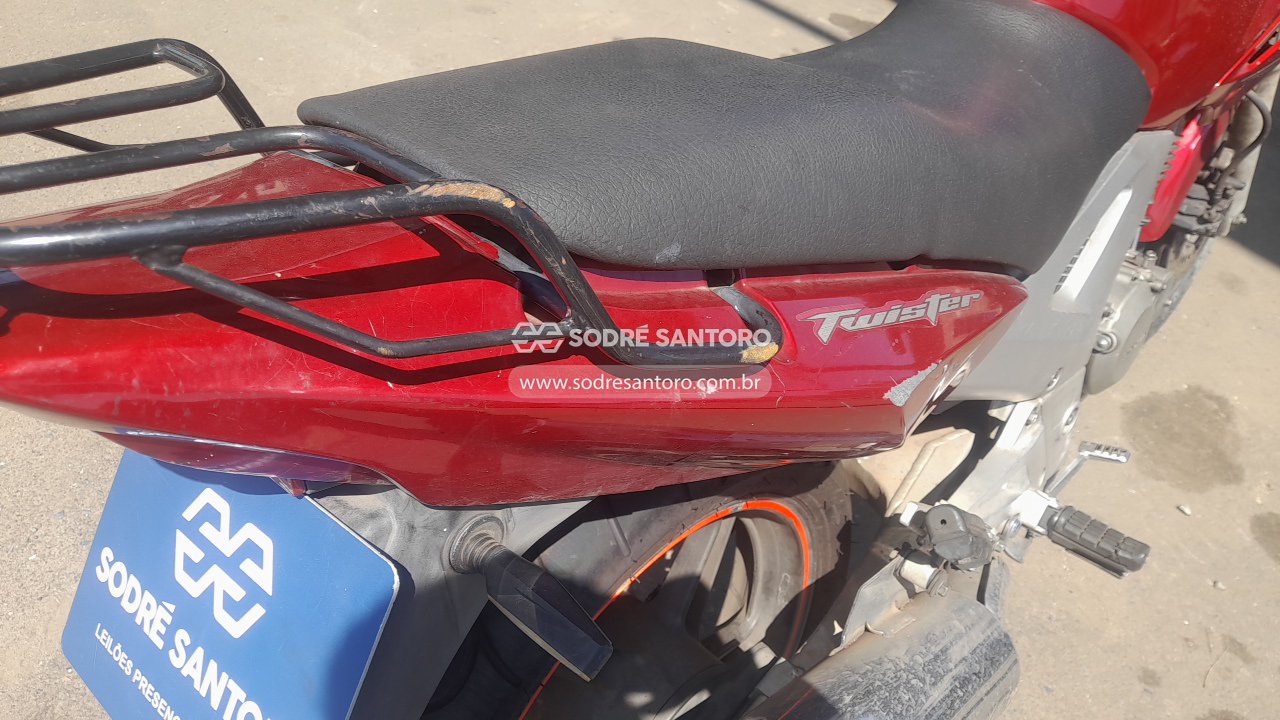 Foto 10 de 11: HONDA - CBX 250 TWISTER 2006/2006