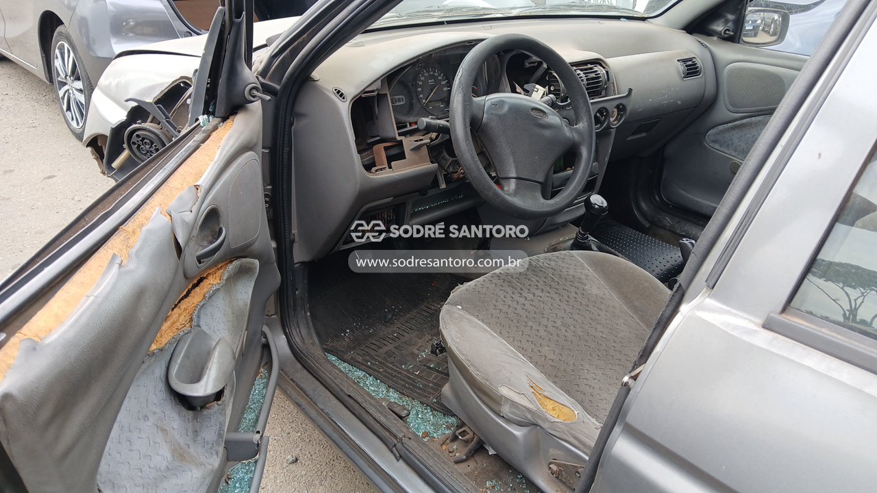 Foto 6 de 13: FORD - ESCORT GL 1.6 H 2000/2000