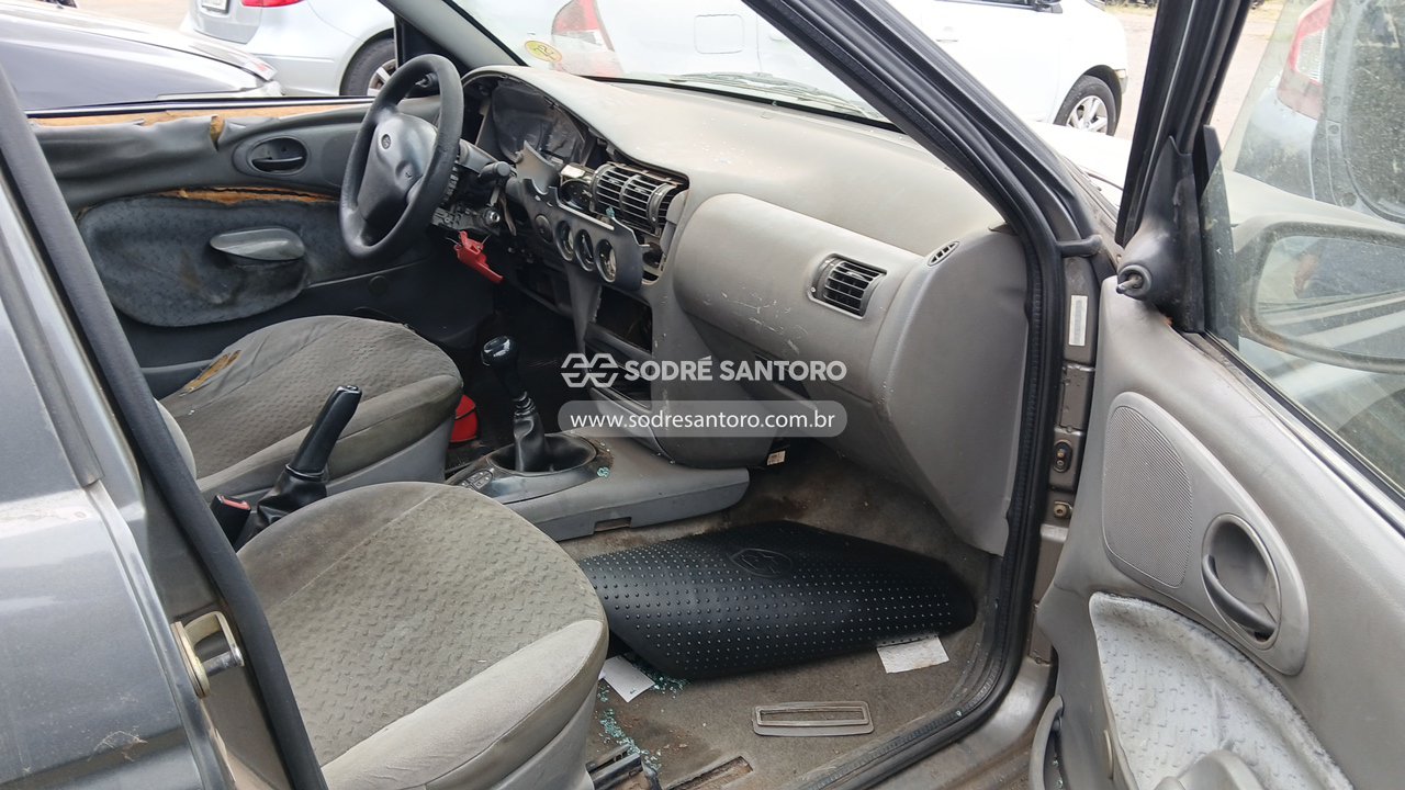 Foto 7 de 13: FORD - ESCORT GL 1.6 H 2000/2000