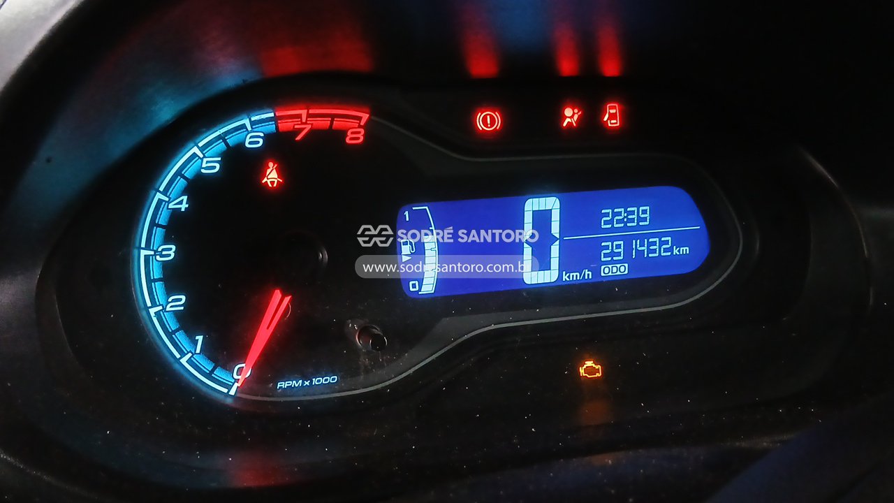 Foto 7 de 13: CHEVROLET - ONIX 1.0MT LT 2015/2015