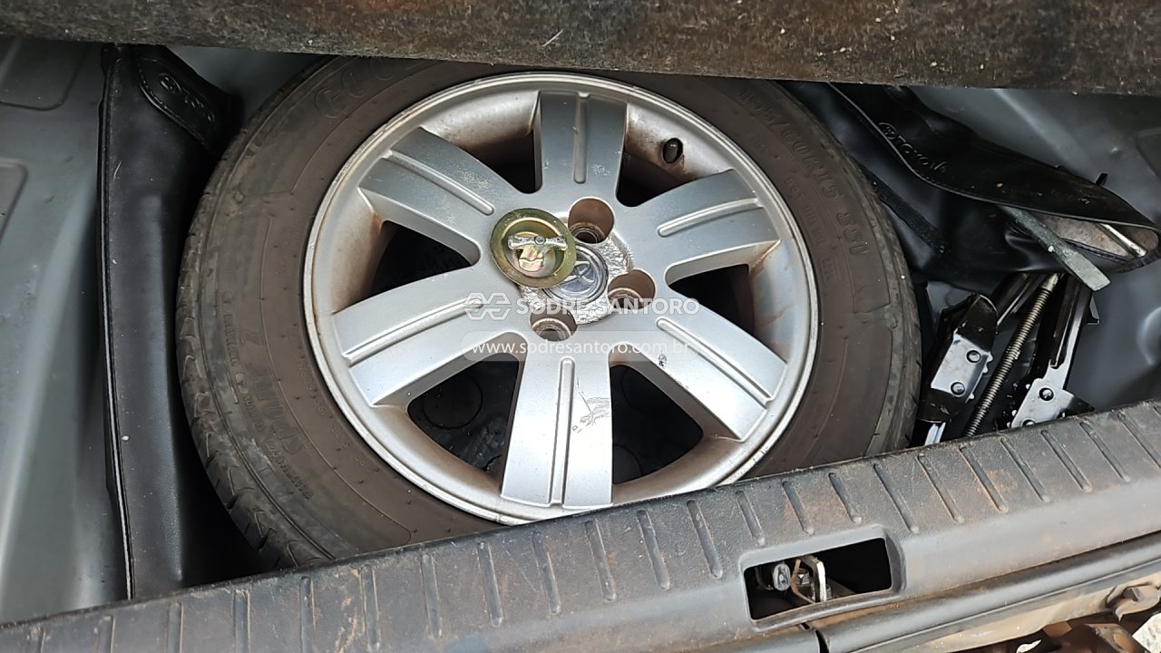 Foto 9 de 13: TOYOTA - COROLLA SEG18VVT 2005/2005