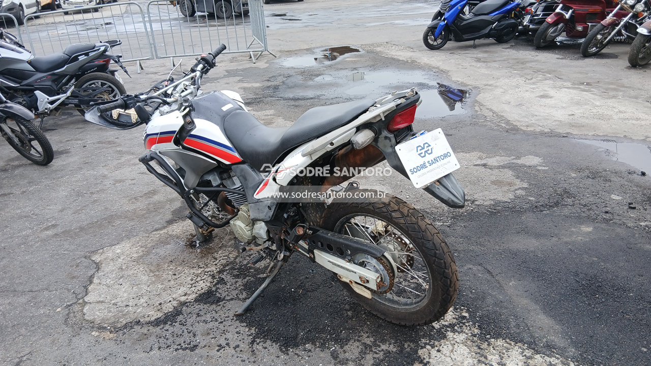 Foto 2: HONDA - XRE 300 2016/2016