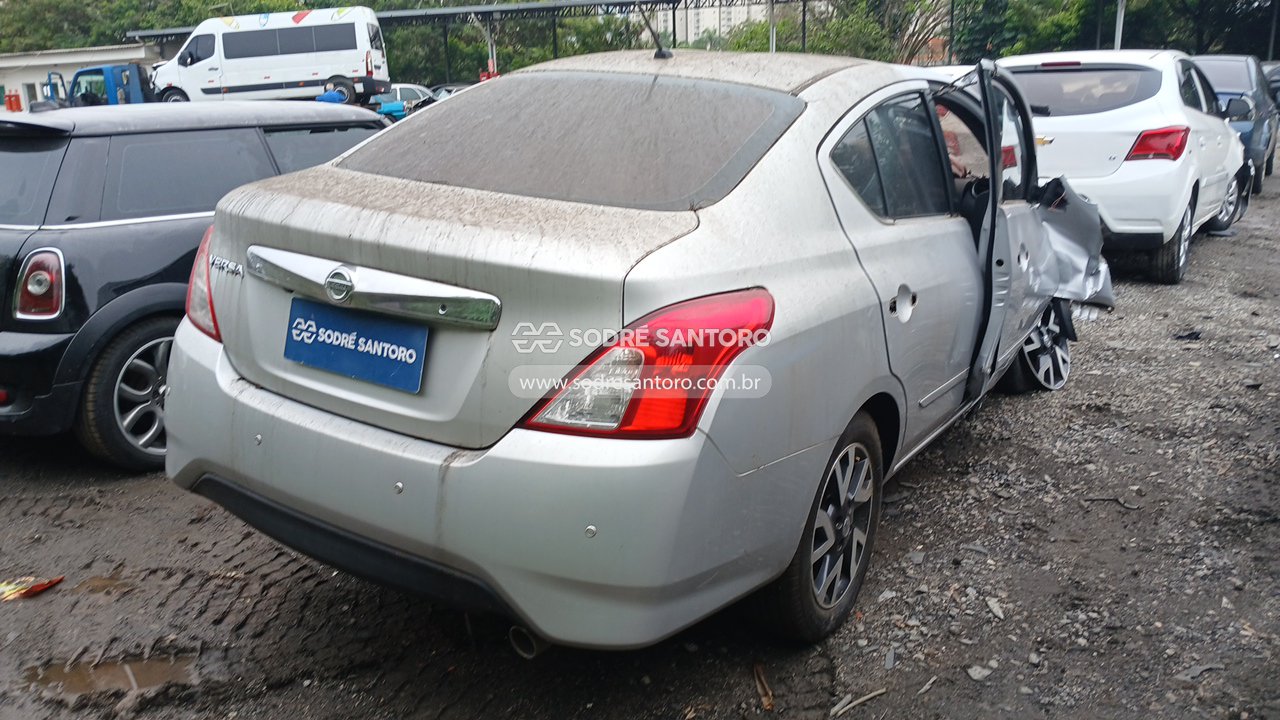 Foto 10 de 13: NISSAN - VERSA 16 SL 2016/2016