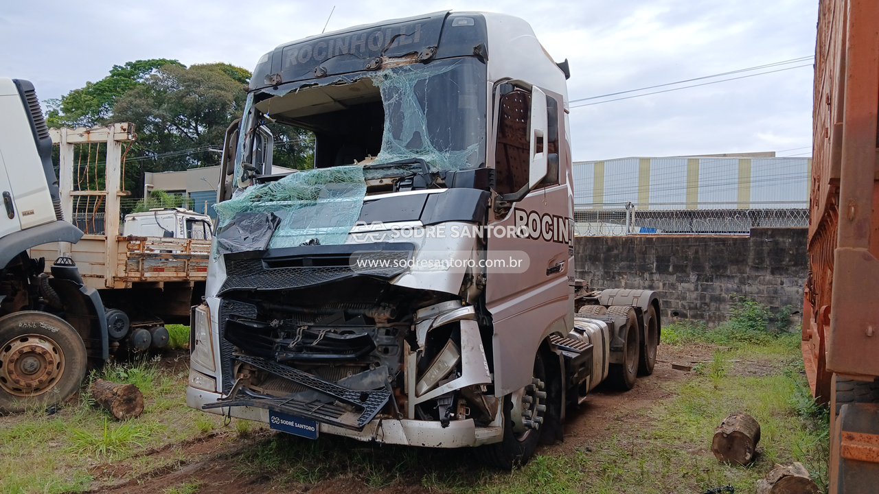 Volvo FH 540 6x4t - 2021/2021 — foto 3 de 12