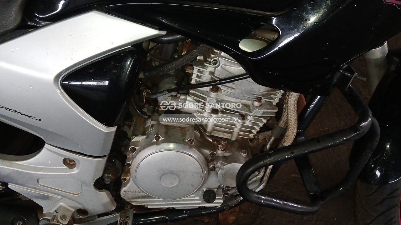 Yamaha Fazer YS 250 - 2009/2010 — foto 5 de 12