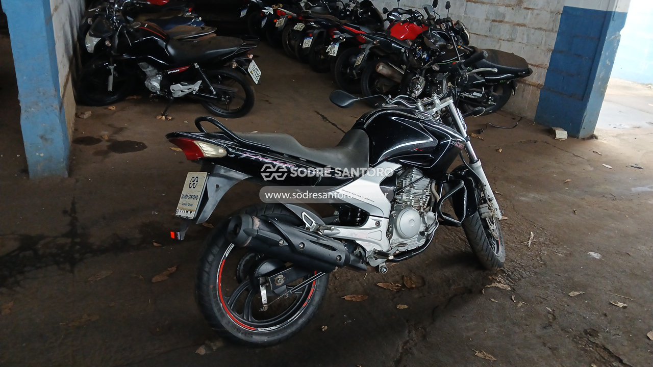 Yamaha Fazer YS 250 - 2009/2010 — foto 4 de 12