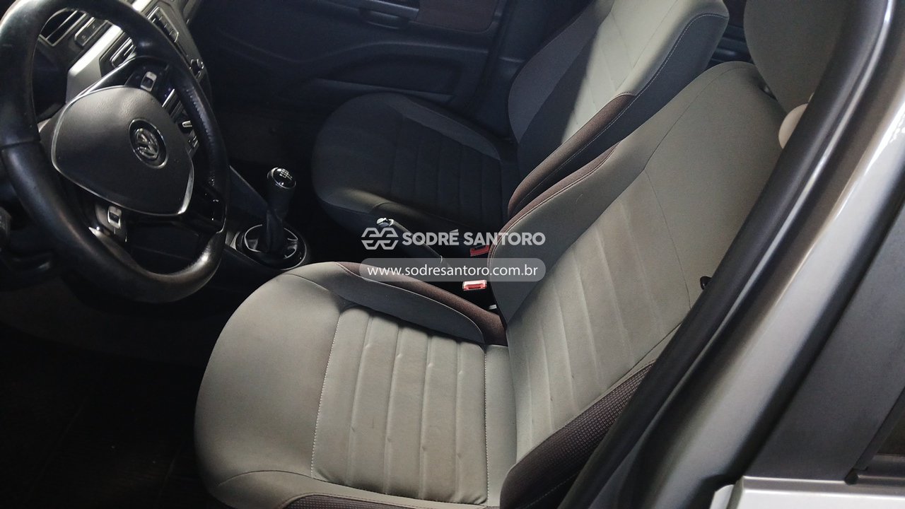 Volkswagen Voyage HL Mbv - 2016/2017 — foto 8 de 12